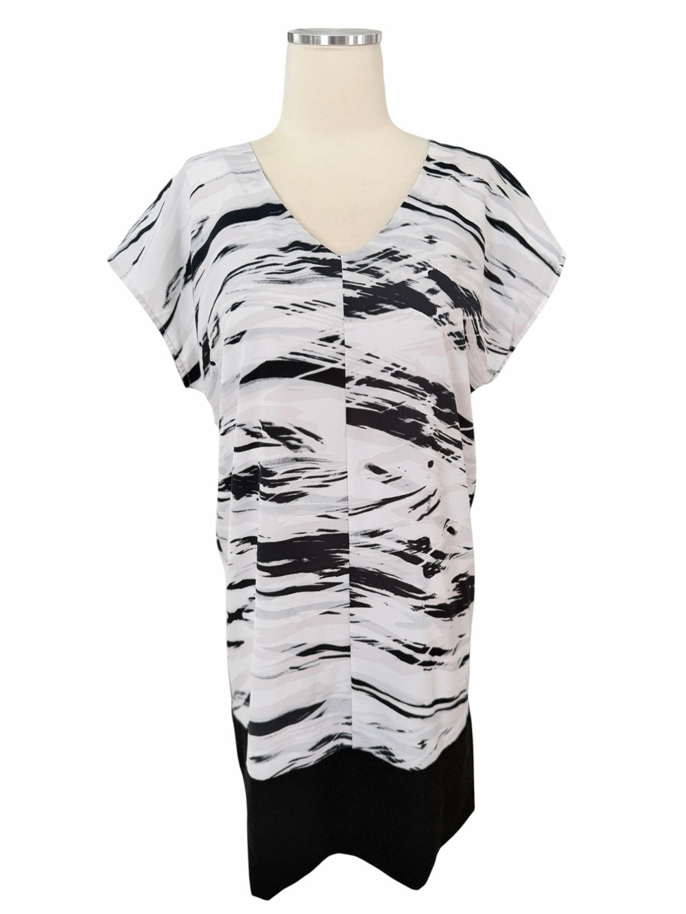 Katherine Barclay Black & White V-Neck Print Shift Dress Sz 2